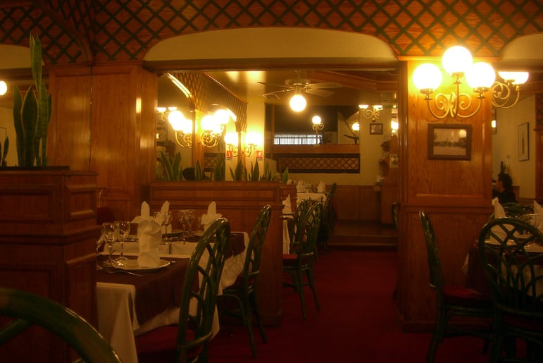 Laumiere Restaurant Paris 19