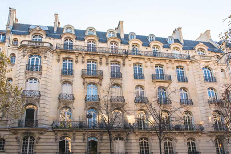magnificent architecture of the 16th arrondissement