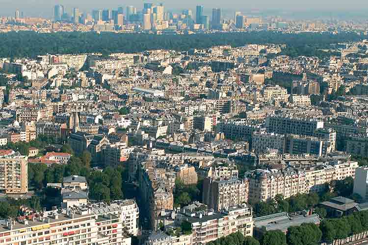 multitude of neighborhoods in Paris